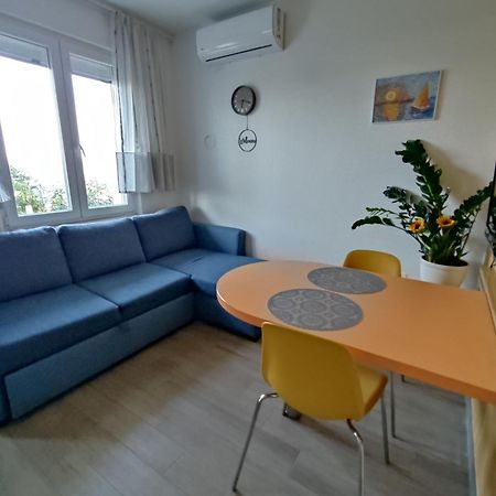 Apartment Rea Koper Bagian luar foto