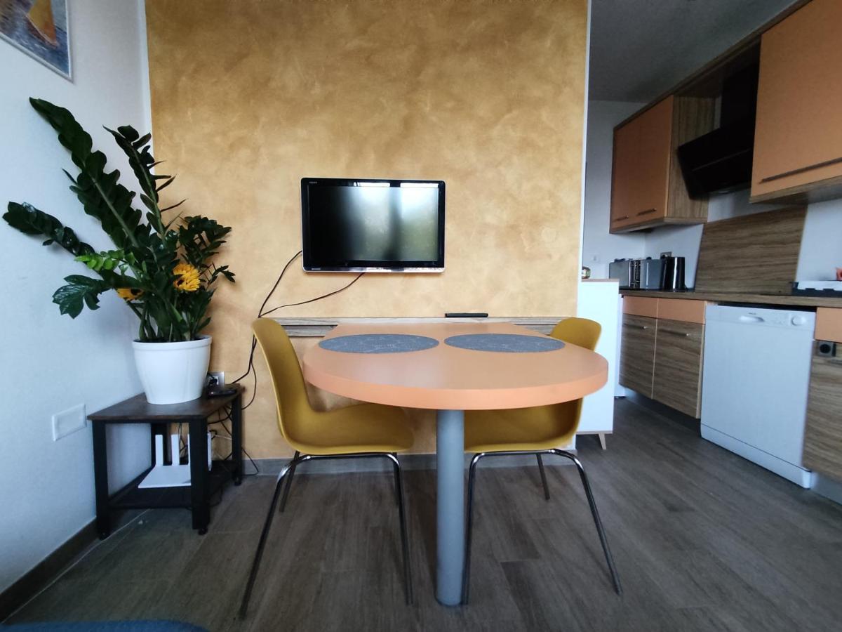 Apartment Rea Koper Bagian luar foto