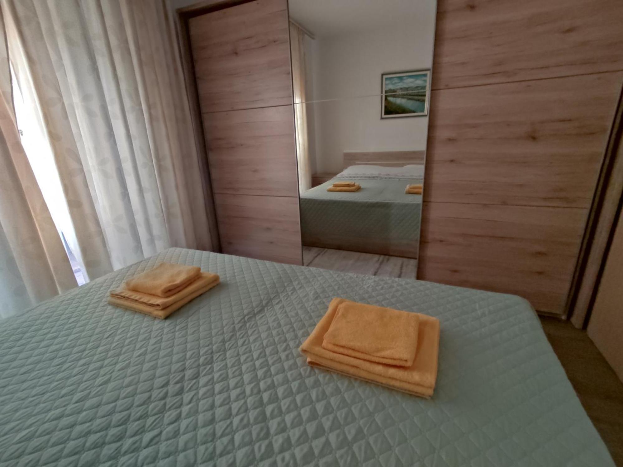 Apartment Rea Koper Bagian luar foto